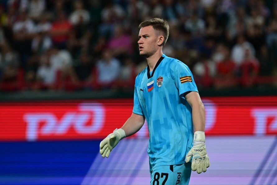    Вратарь "Химок" Кокарев грядущей зимой может стать голкипером португальской "Боавишты". Pavel Kashaev/Global Look Press/Globallookpress