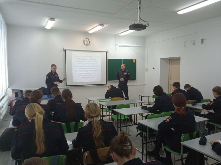     Занятия в лицее №73 Барнаула. Фото автора.