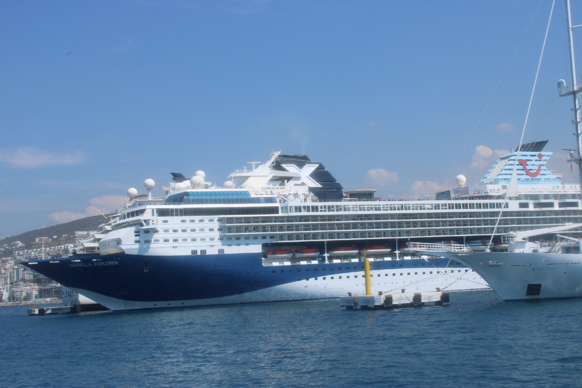 Реально плавучий дом