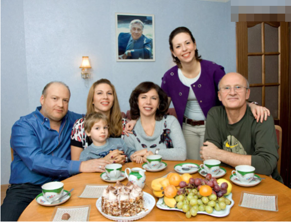 Елена Папанова в кругу семьи 