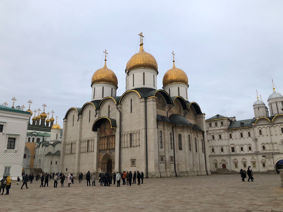 Южный и восточный фасады Успенского собора.