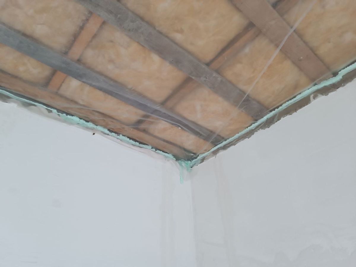 Герметизация клей-пеной