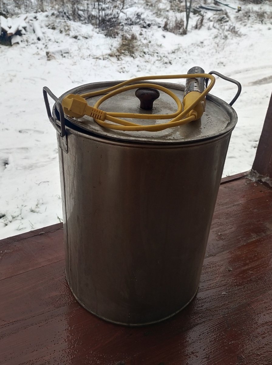 Когда-то я использовала обычное ведро, но это неудобно