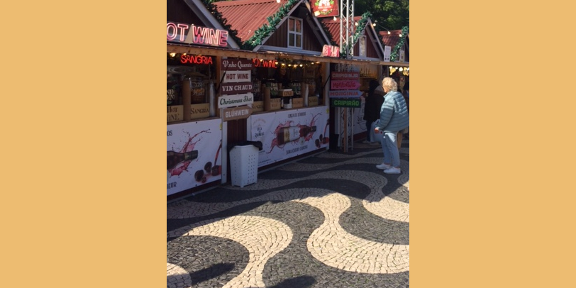 Та самая брусчатка, и даже рисунок - волнами... Фото автора