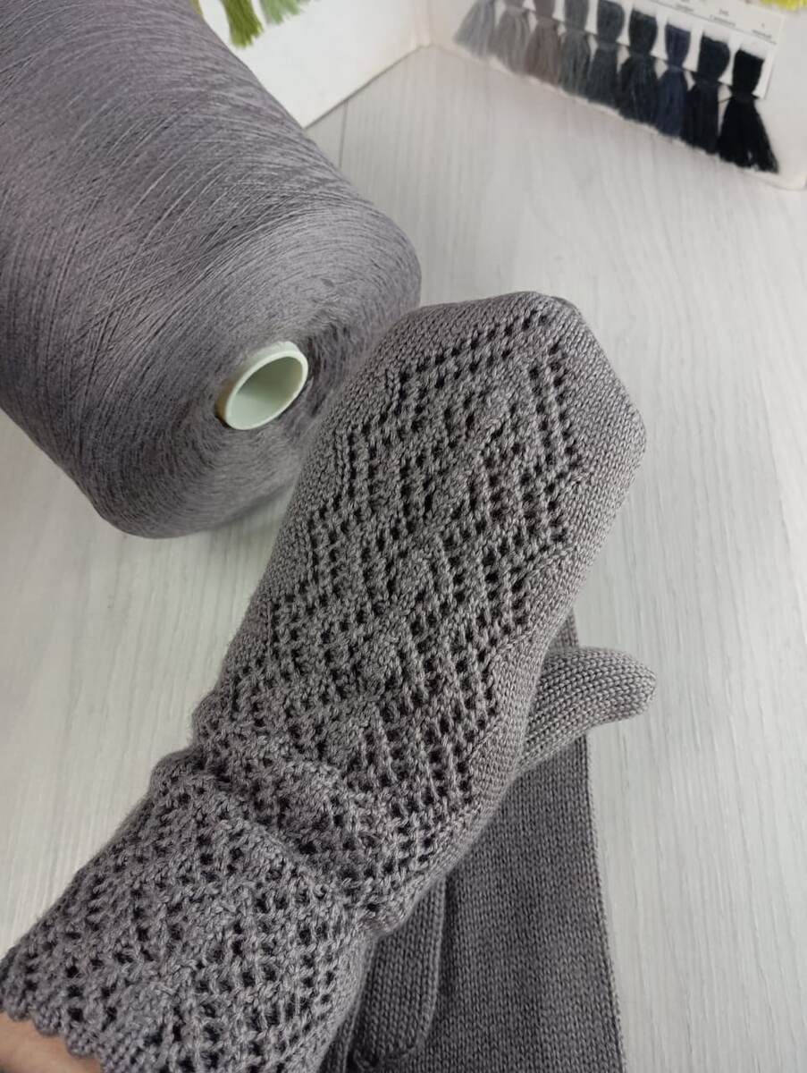 Очень интересный цвет,называется имбирь,и узор загляденье.