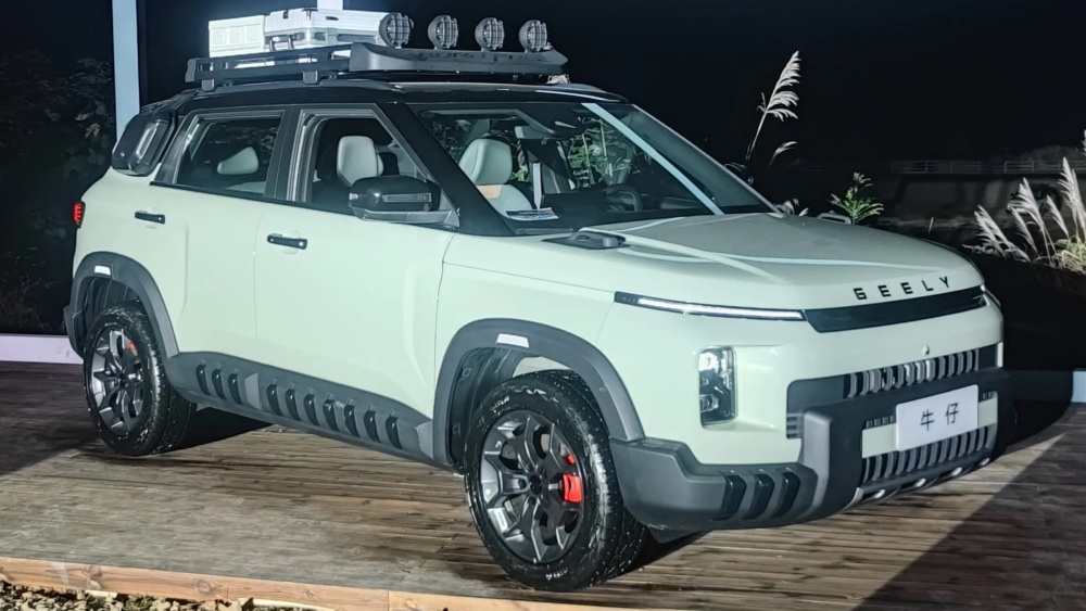 На фото из соцсети: Кроссовер Geely Cowboy