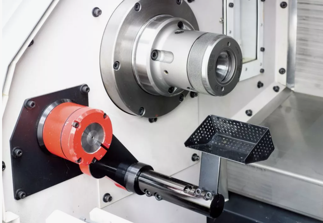 Пример установленного уловителя деталей на токарном станке с ЧПУ