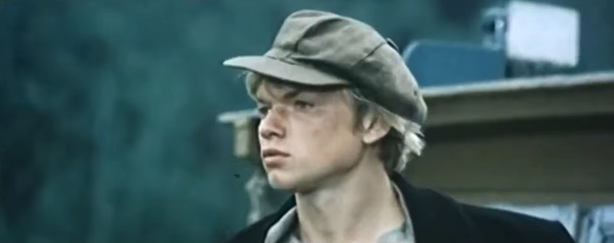 Кадр из кинофильма "Отец и сын", 1979 г., режиссеры Владимир Краснопольский, Валерий Усков, сценаристы Анатолий Иванов, Валерий Усков, композитор Леонид Афанасьев (скриншот)