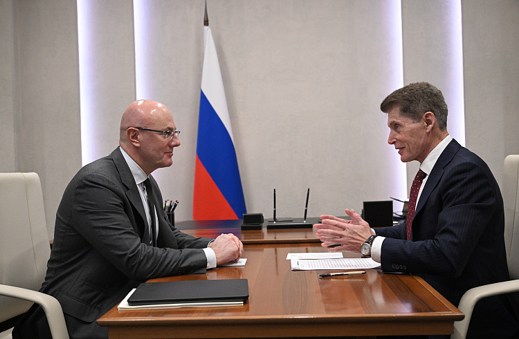 Олег Кожемяко и Дмитрий Чернышенко договорились вовлекать в сферу туризма ботанические сады страны / Фото: правительство России