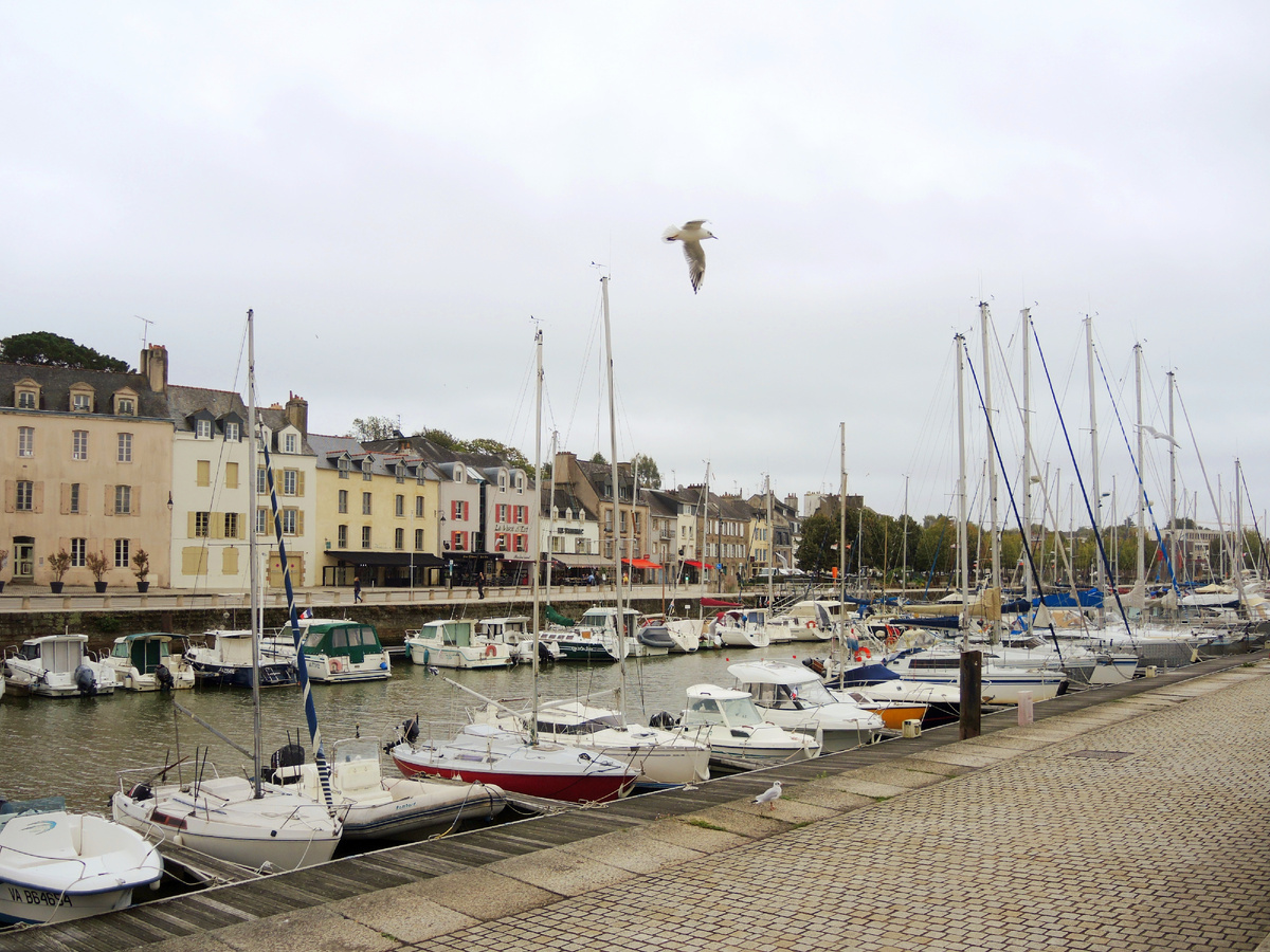 В портовом городе есть порт! Оригинально, да 😉