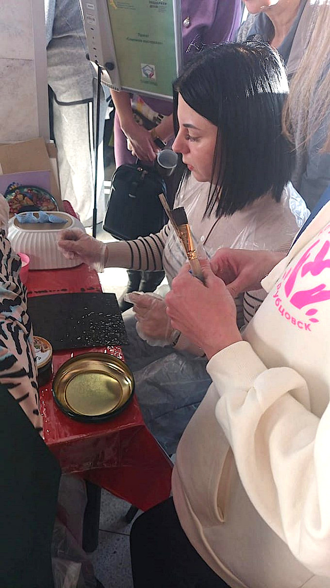 Конькова Яна Константиновна участвует в мастер-классе «Арт-терапия — Рисование бусами»