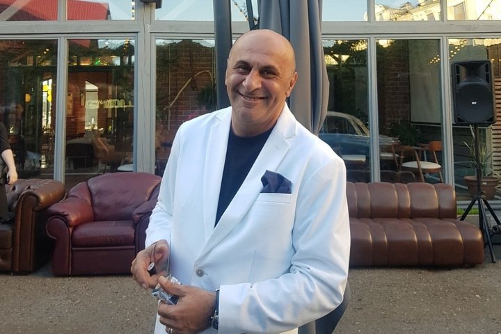 Теймураз Минджия считает — власти Казани годами нарушают закон Татарстана о запрете платных парковок на отдельных территориях. Фото: предоставлено автором обращения