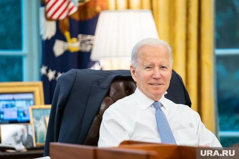 Байден хочет поставить запрещенные и опасные противопехотные мины на Украину, провоцируя продолжение конфликта. Фото: Official White House / Cameron Smith