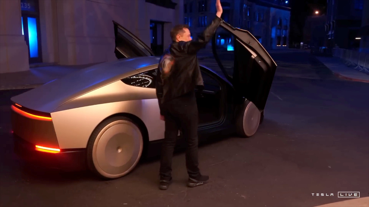 Илон садится в роботакси