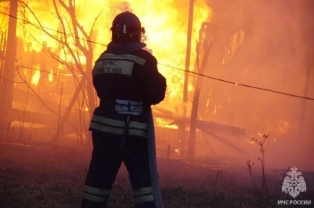    В Кировском районе Самары произошли пожары в двух заброшенных двухэтажках