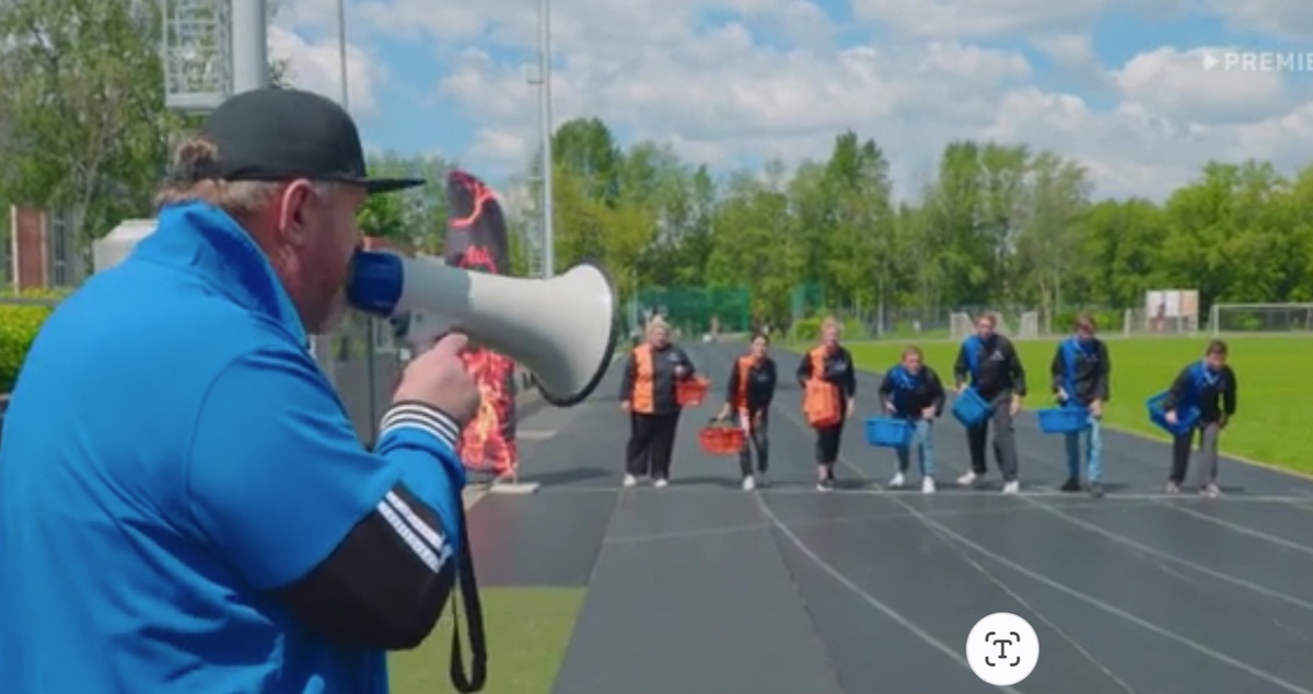 Начало соревнований. Весёлые старты