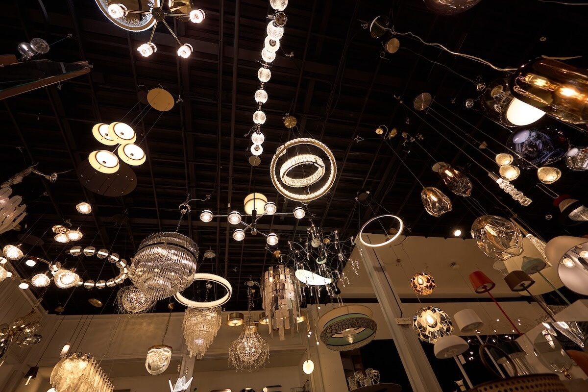 В галерее «Твинстор» широкий выбор светильников от европейских брендов