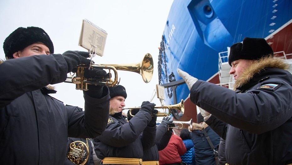    Церемония спуска на воду ледокола на "Балтийском заводе" Автор фото: Беликов Валентин