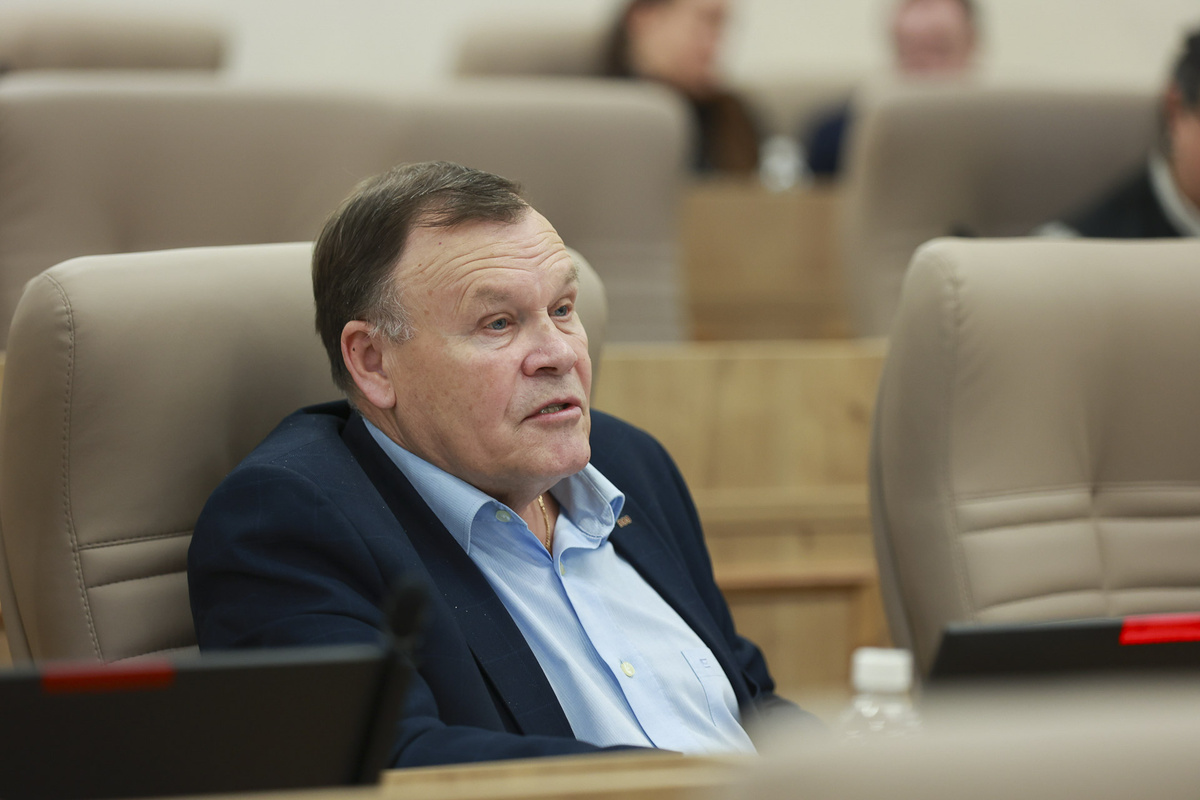 С неожиданным предложением на бюджетной комиссии выступил екатеринбургский депутат Владимир Крицкий.  Фото: ФедералПресс / Иван Кабанов