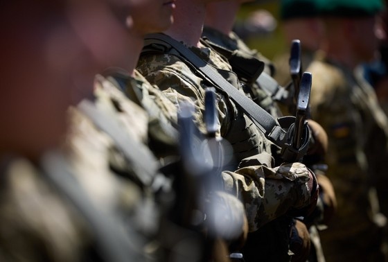    Военнослужащие Вооруженных сил Украины в зоне боевых действий