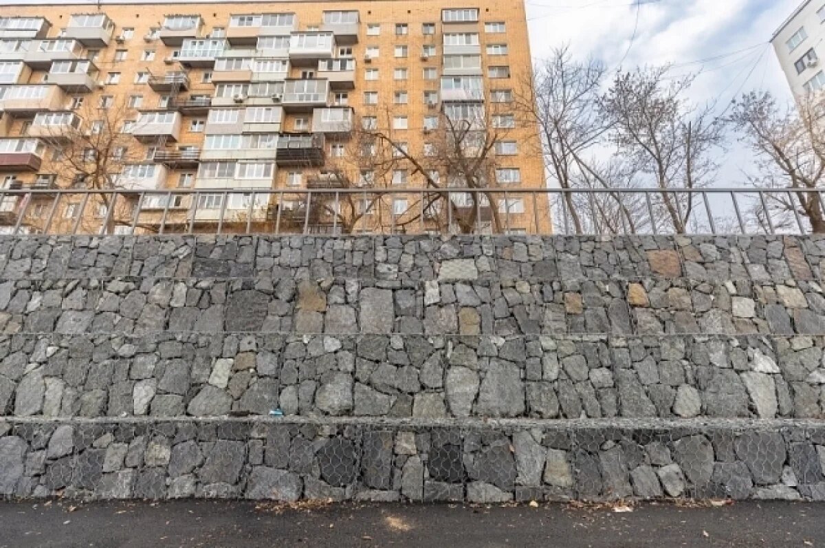    Завершено строительство подпорной стены на Светланской во Владивостоке