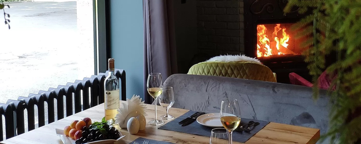 Каминный зал ресторана "СКОМОРОХИ"