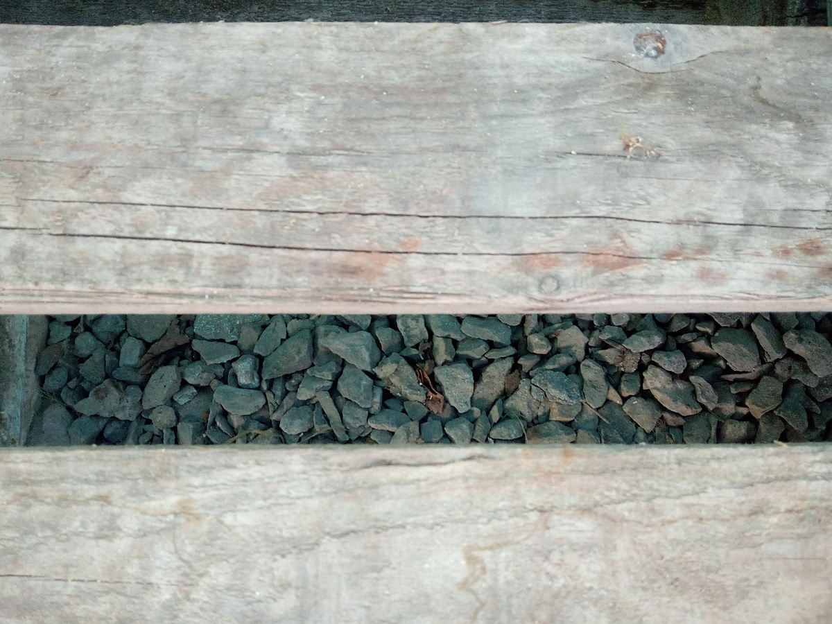 Сейчас это место закрыто поддоном.