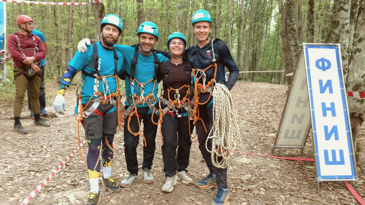 Команда финишировала)