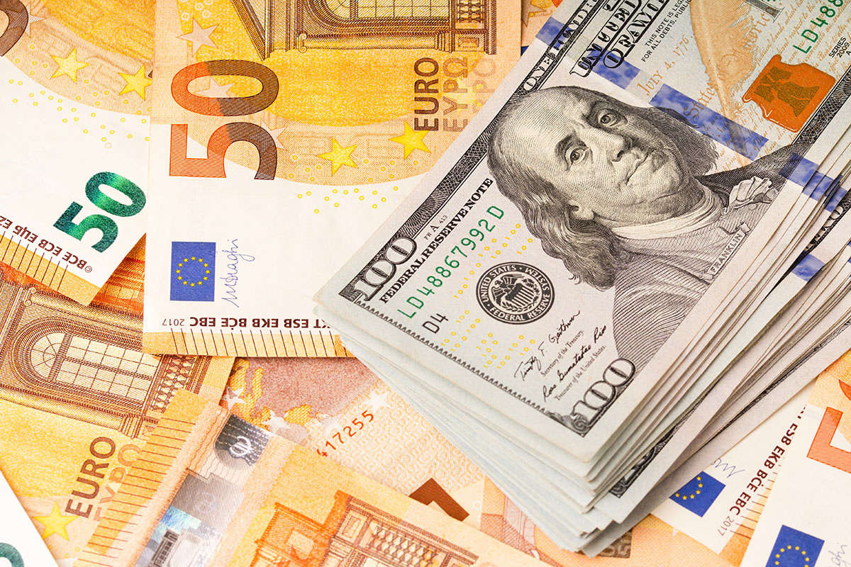    Иностранная валюта — способ расплачиваться в поездках или хранить сбережения. Источник: Shutterstock