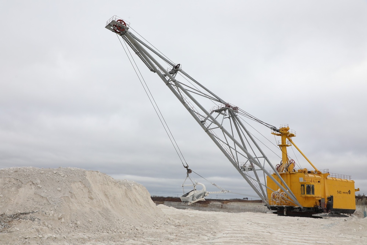 Второй восстановленный шагающий экскаватор вышел на работу в первых числах ноября. Фото Александра Белашова / «Медиацентр»