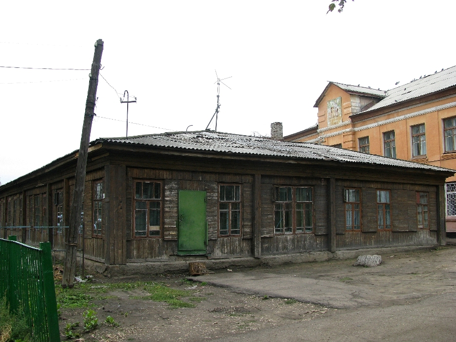 Так выглядела снесённая школа