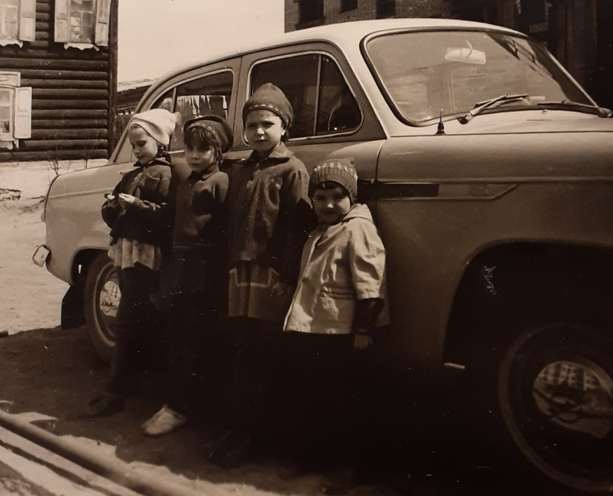 Фото автора. Дворовая компания.