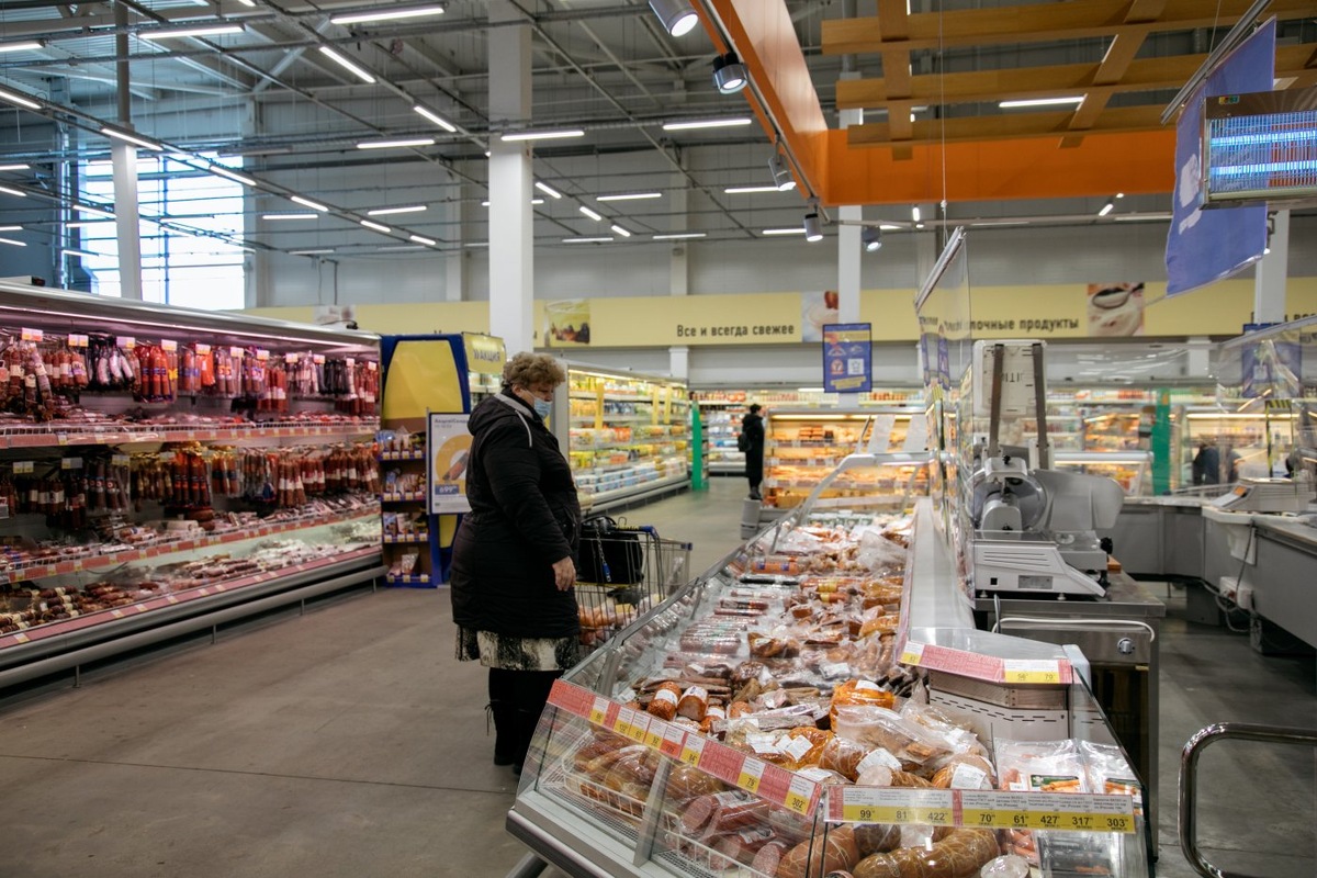    Мониторинг Центробанка РФ показал снижение цен на мясо, виноград и бананы