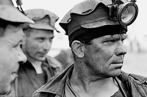 После смерти Иосифа Сталина в 1953 году в Коммунистической партии появилась новая фигура: Никита Хрущев.