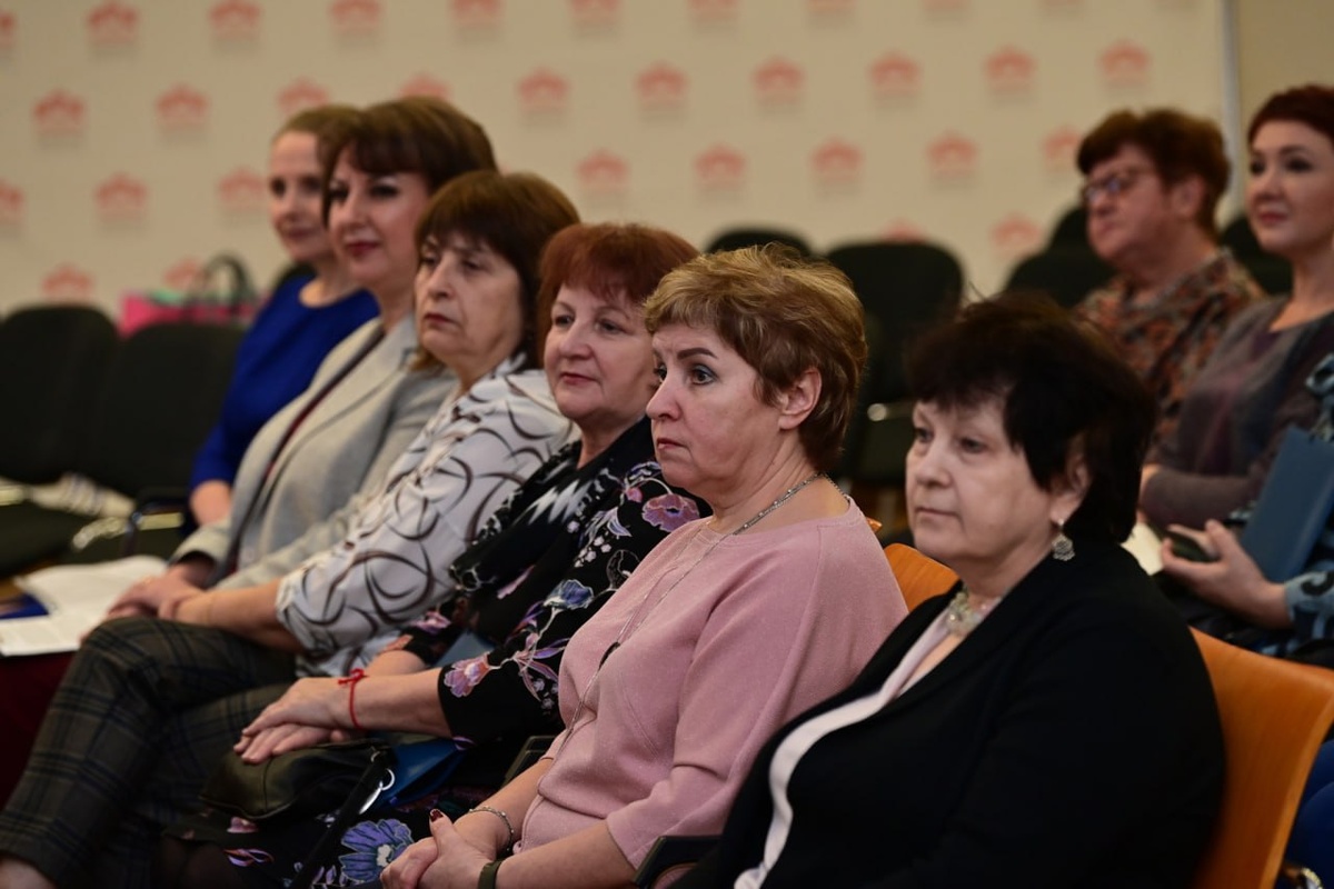    Глава Карелии предложил награждать многодетных матерей орденом «Материнская слава Карелии». Фото: "Республика"/Сергей Юдин