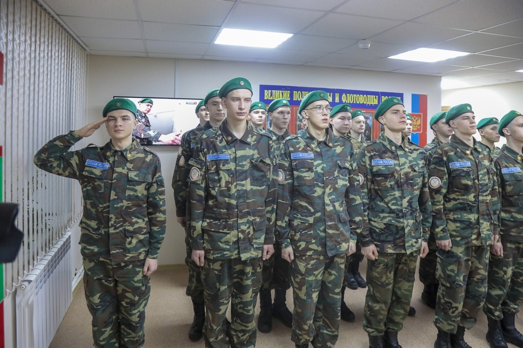    В Ханты-Мансийске новобранцев ДОСААФ посвятили в курсанты