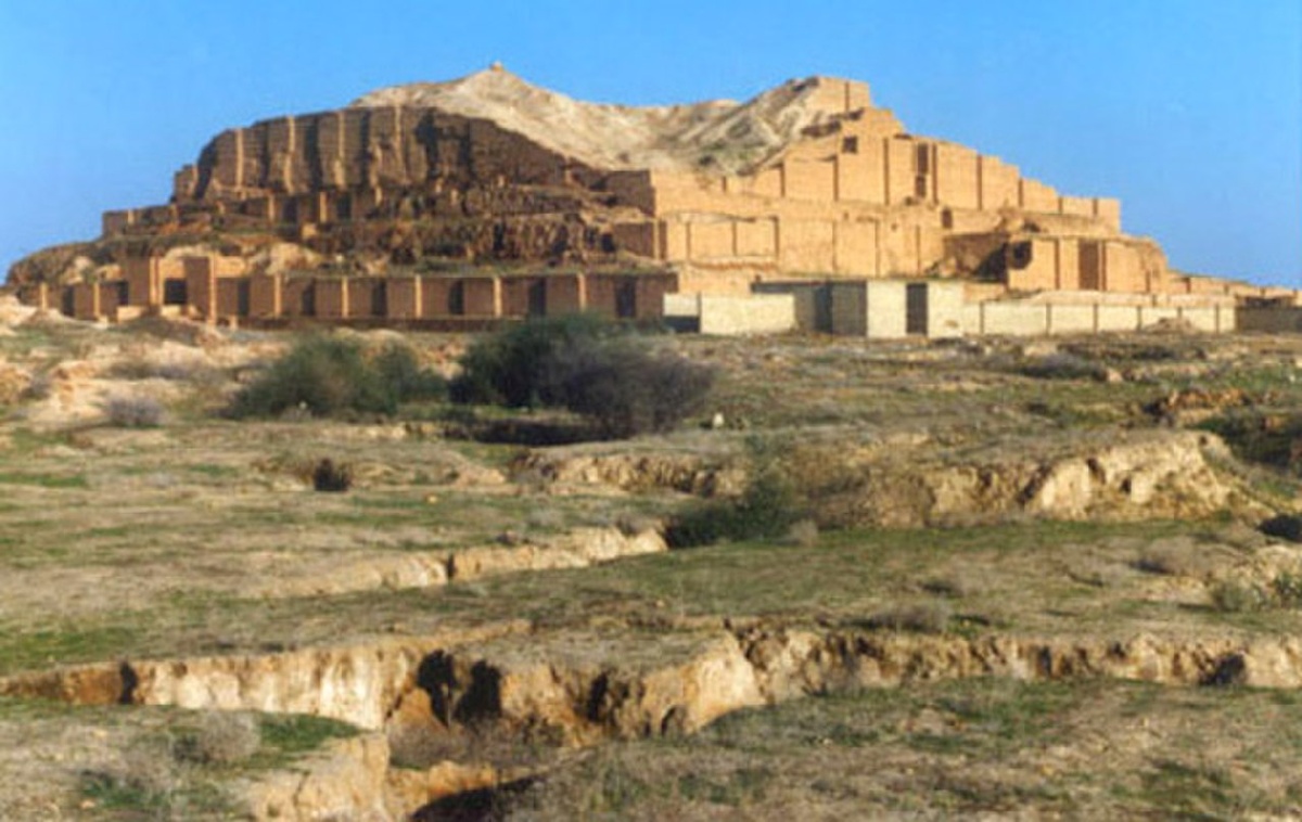 Зиккурат в Дур-Унташе, 1300 год до нашей эры / © Wikimedia