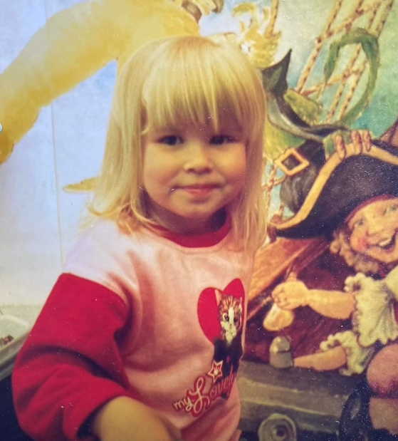 Фотография Киры в детстве