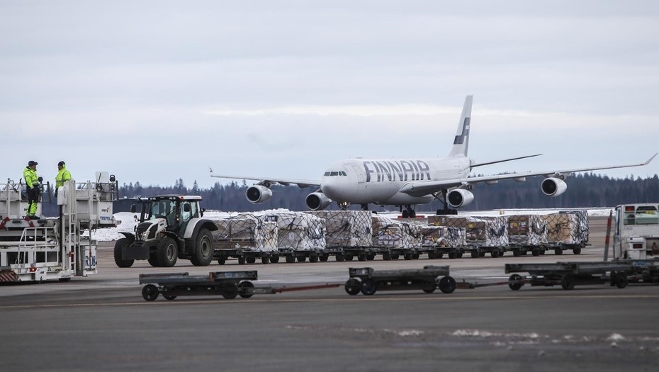    Самолёт авиакомпании Finnair в аэропорту Хельсинки-Вантаа. Финляндия. Автор фото: Коньков Сергей