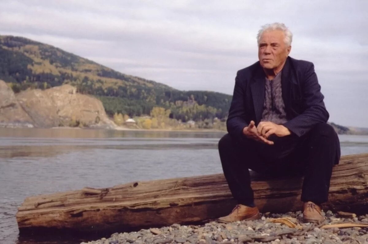    Виктор Астафьев.