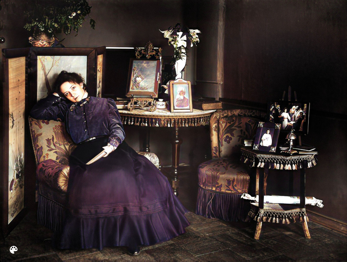 1890-е - Вера Комиссаржевская в домашней обстановке в Санкт-Петербурге