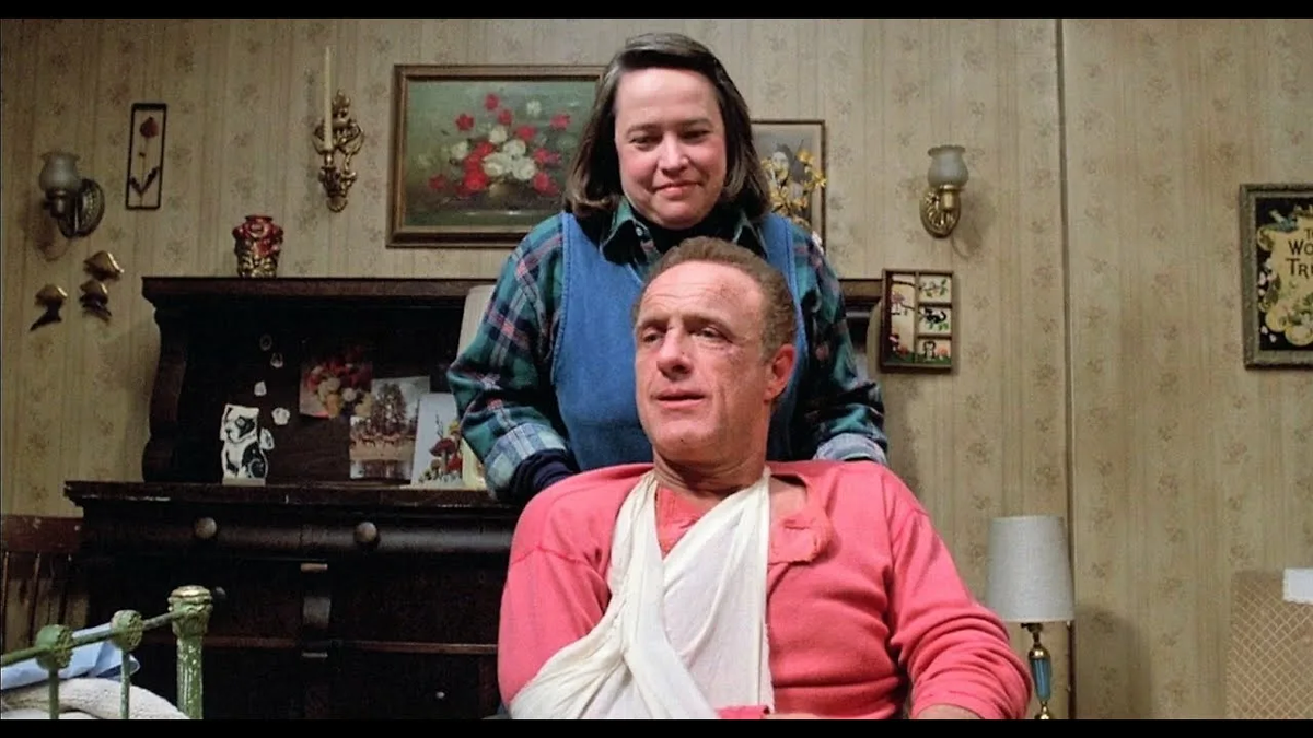 кадр из фильма "Мизери" 1990 года, режиссёр Роб Райнер 