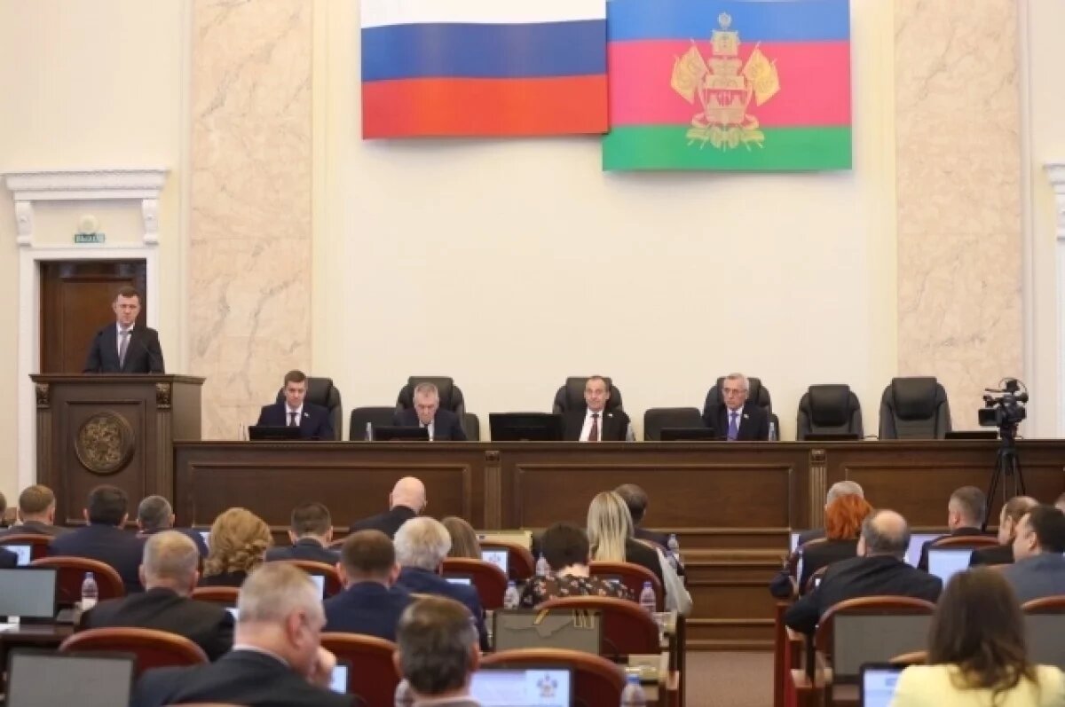    На Кубани ввели штраф за парковку авто на клумбах и газонах