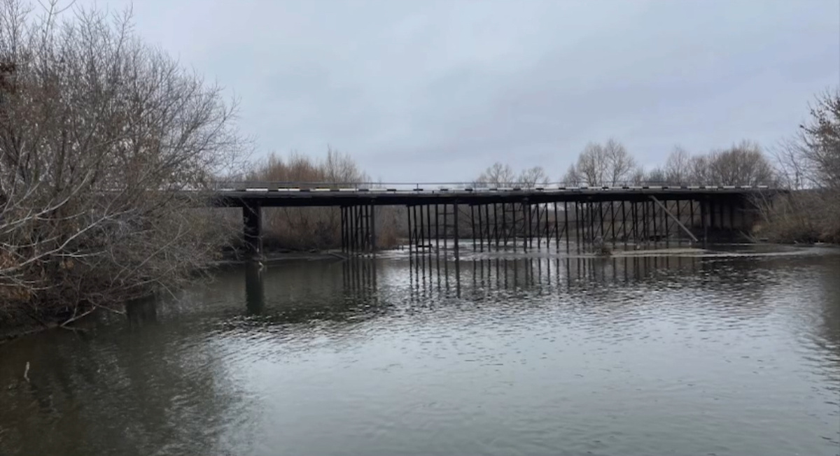    В Оренбургской области завершили строительство моста через реку Дема в Пономаревском районе