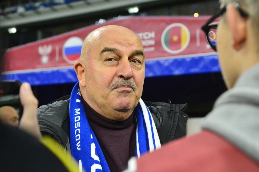    Перспектива повешения на дереве вряд ли пугает тренера сборной Казахстана по футболу Станислава Черчесова. Pavel Kashaev/Globallookpress