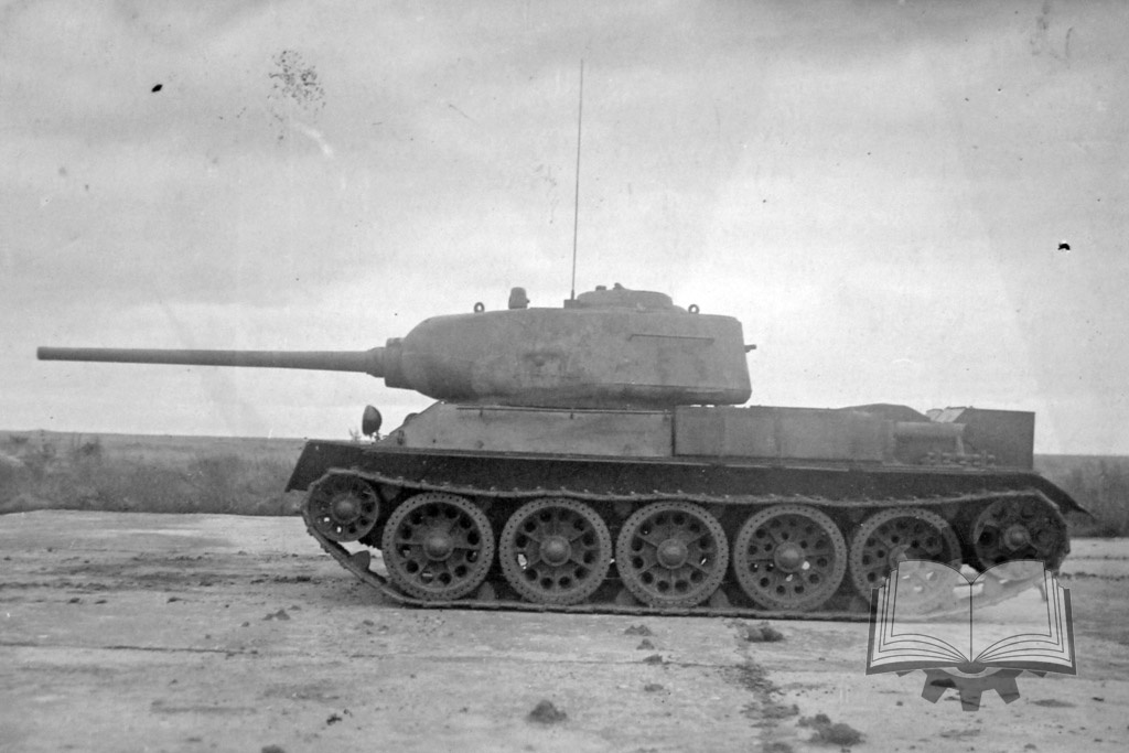 Т-43 с макетом пушки Д-5Т, финал развития темы Т-34М.