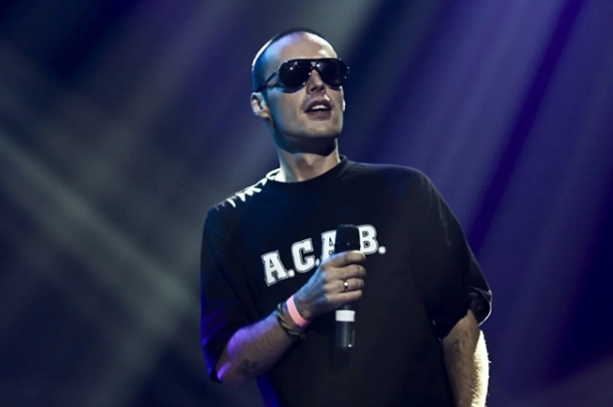    SHOT: Гуф уехал из рехаба на машине с белорусскими номерами