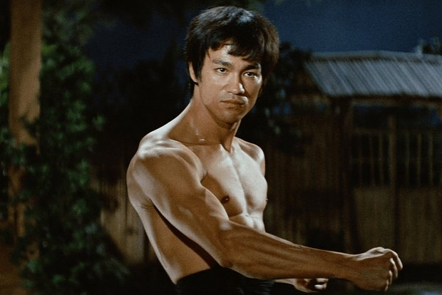 Кадр: фильм «Кулак ярости» 
