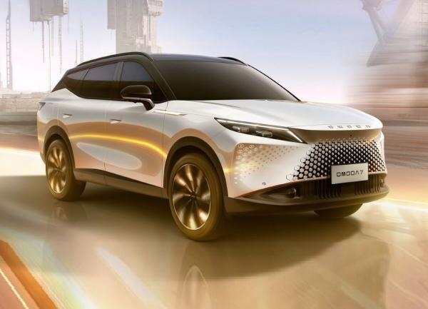     Omoda C7. Фото Chery