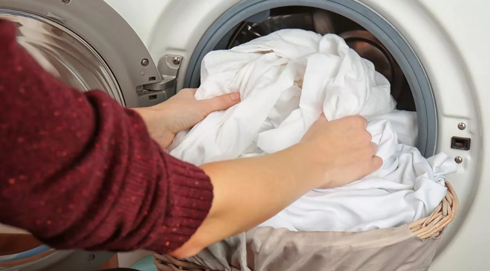 Как стирать белые вещи в стиральной машине: секреты и лайфхаки для безупречной чистоты